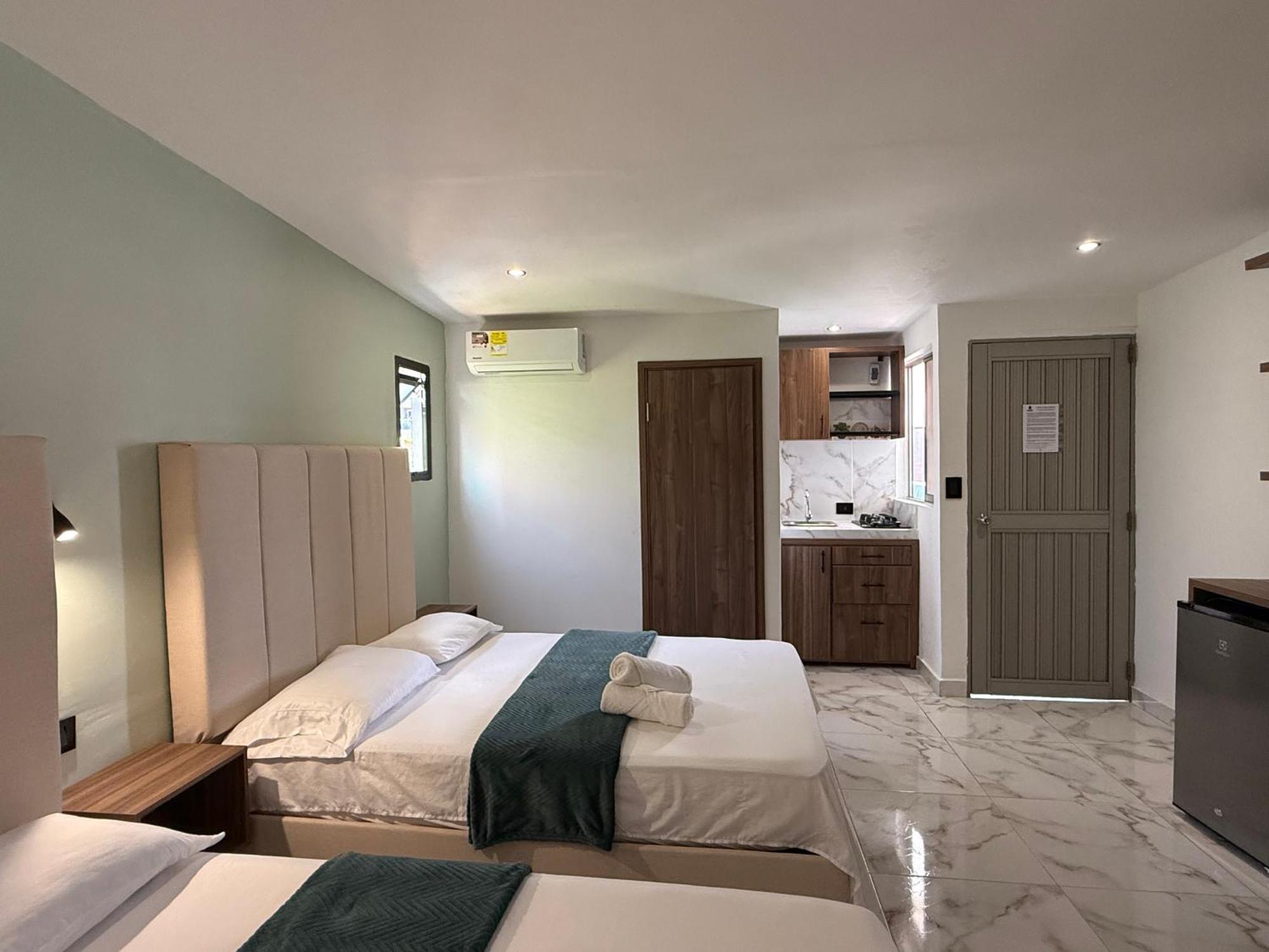 Arcadia Hotel — Photos 1